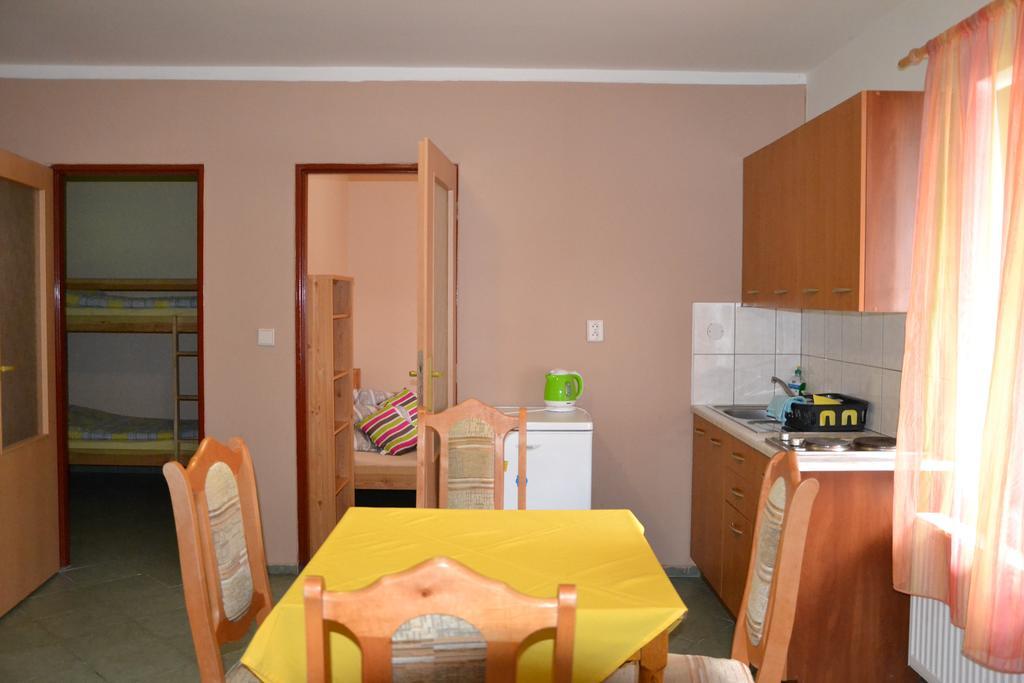 Hotel Zrcadlova Koza Turnov Zewnętrze zdjęcie