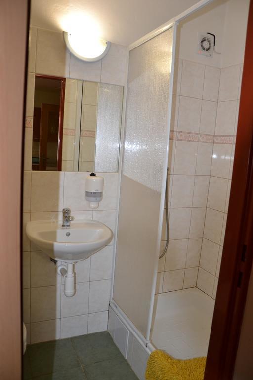 Hotel Zrcadlova Koza Turnov Zewnętrze zdjęcie