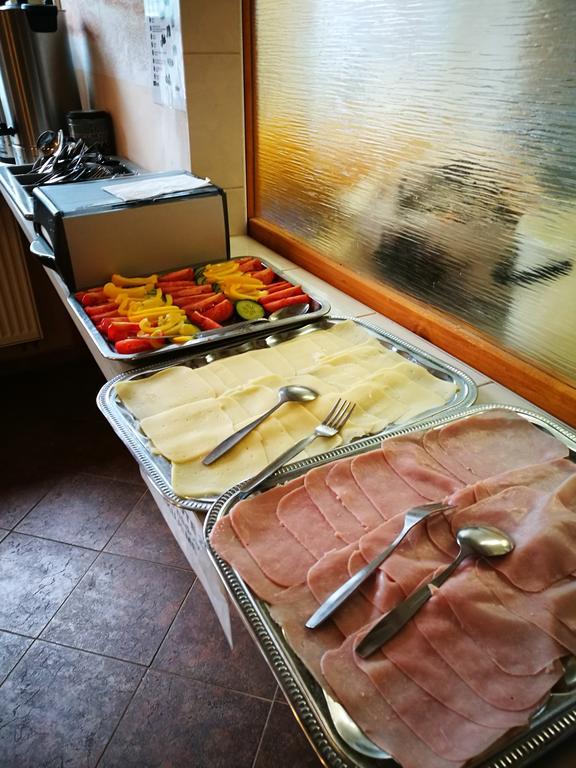 Hotel Zrcadlova Koza Turnov Zewnętrze zdjęcie